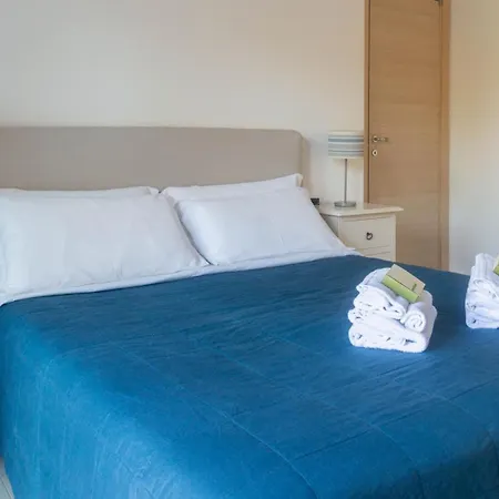 Porto Corallo Seafront Daire *