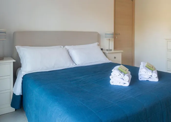 Porto Corallo Seafront Daire *