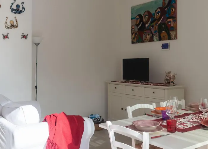 Porto Corallo Seafront Daire